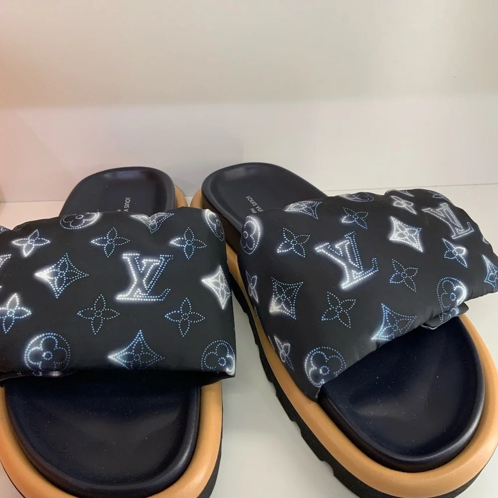 Pre Owned Louis Vuitton Sz 38 Black & Blue Monogram Padded Slide Sandals w/ Box. - Picture 2 of 10